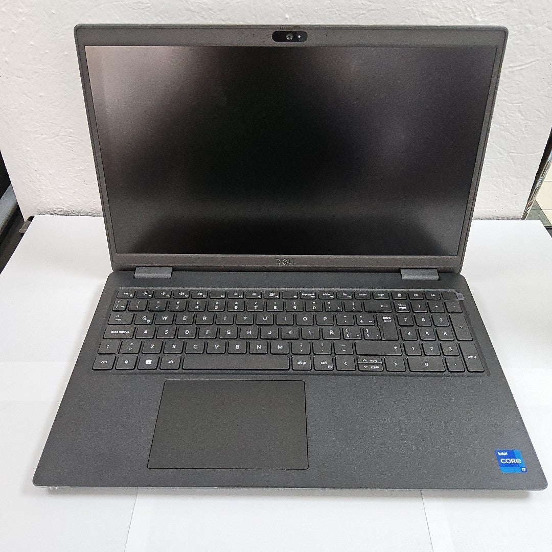 LAPTOP DELL LATITUDE 3520 (2022) (SEMINUEVO)