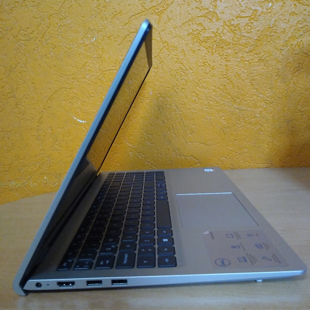 LAPTOP DELL INSPIRON 15 3520 (2024) 512 GB SSD 16 GB RAM
