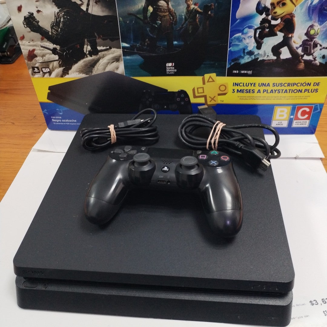 CONSOLA DE VIDEOJUEGO SONY PS4 (SEMINUEVO)