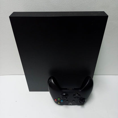 CONSOLA DE VIDEOJUEGO MICROSOFT XBOX ONE X 1 TB (SEMINUEVO)