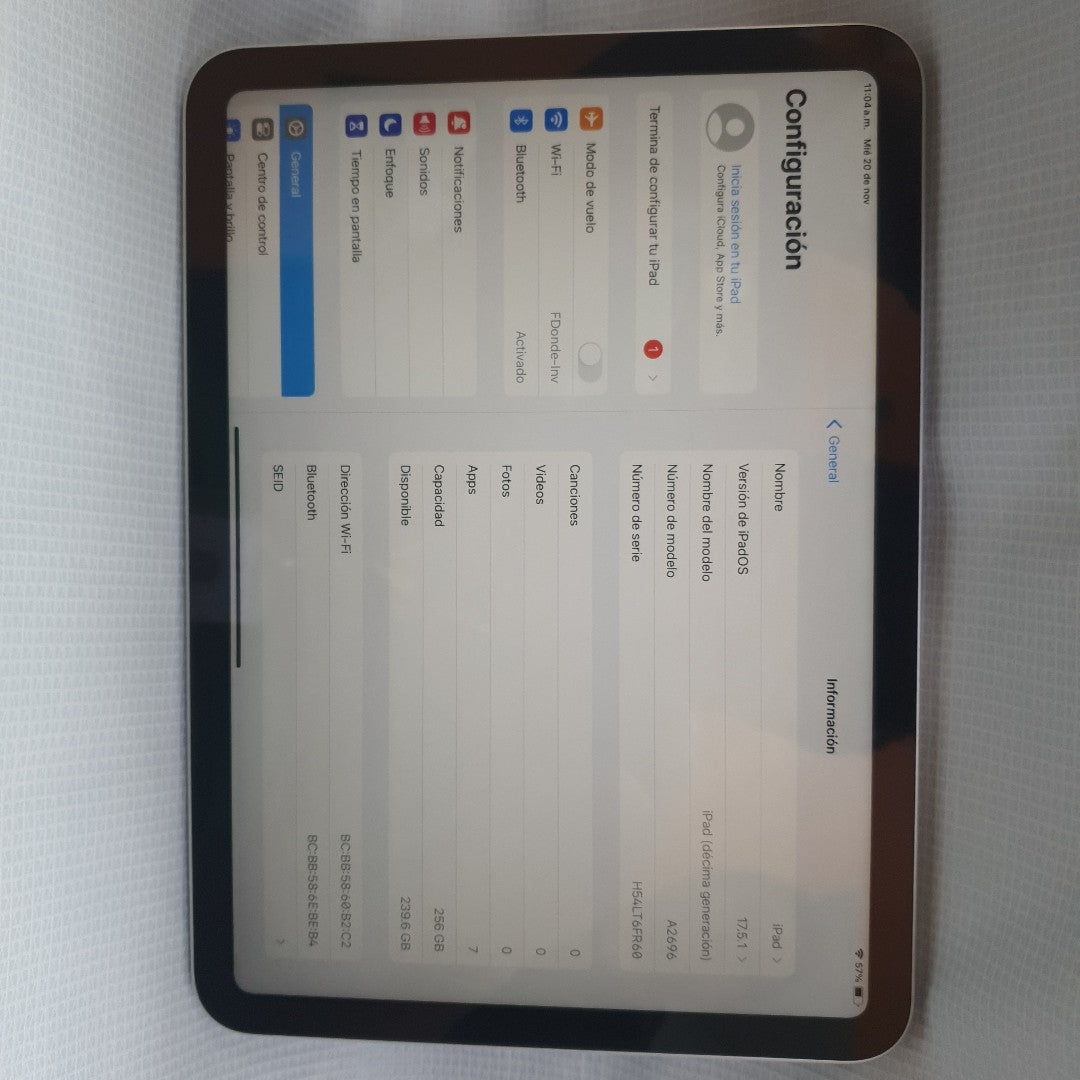 TABLETA APPLE IPAD 10 A2696 256 GB 4 GB RAM (SEMINUEVO)