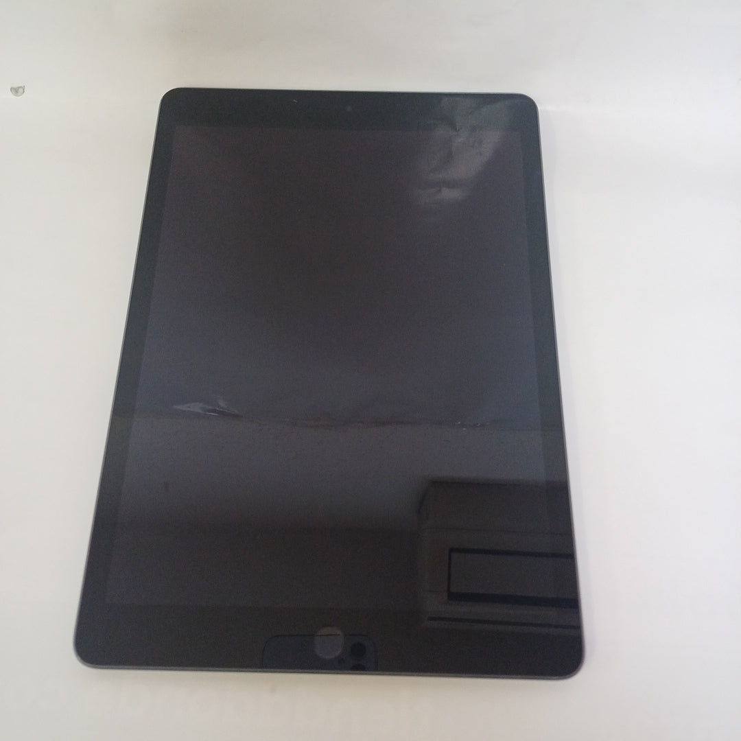 TABLETA APPLE IPAD 9 A2602 256 GB 3 GB RAM (SEMINUEVO)