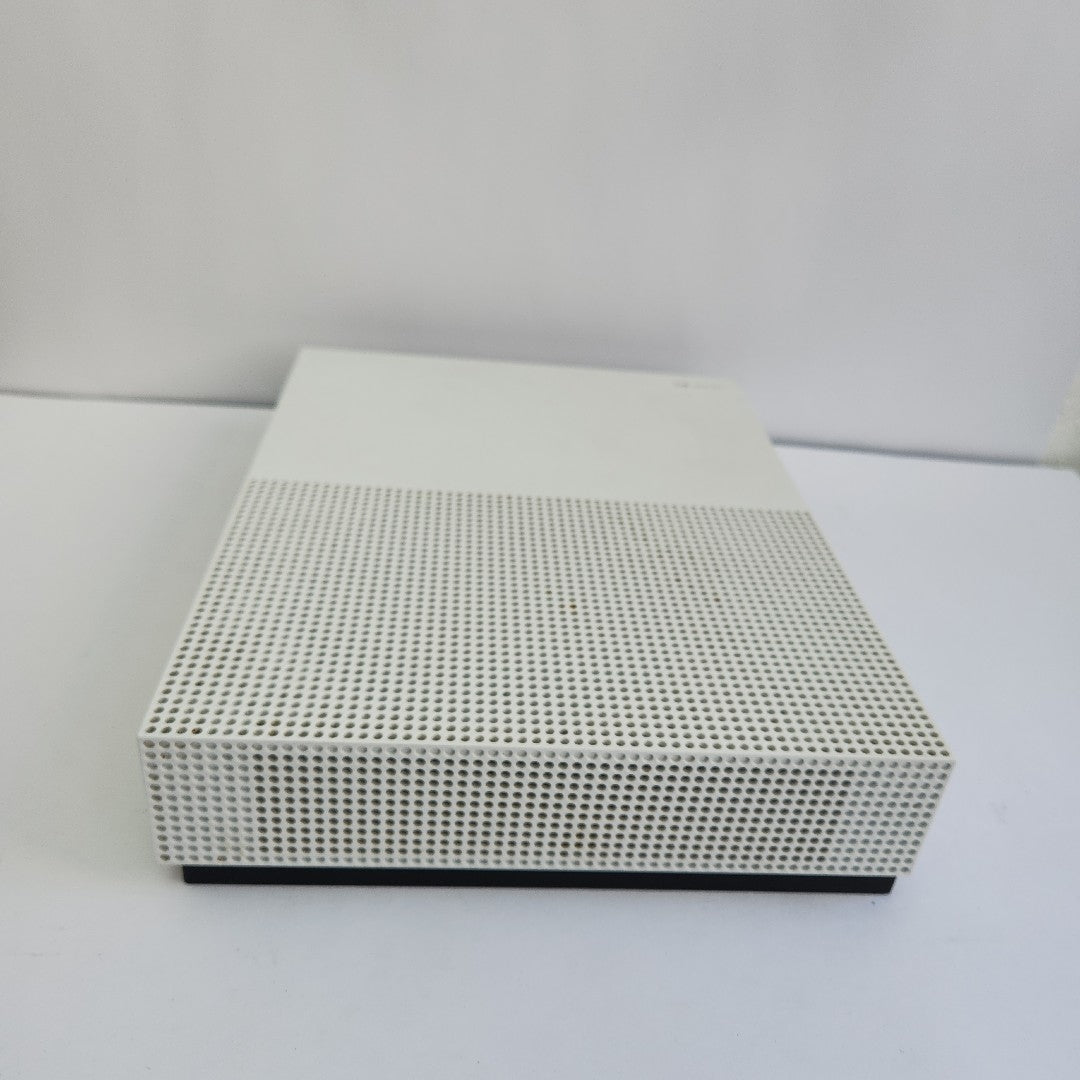 CONSOLA DE VIDEOJUEGO MICROSOFT XBOX ONE S 1 TB (SEMINUEVO)