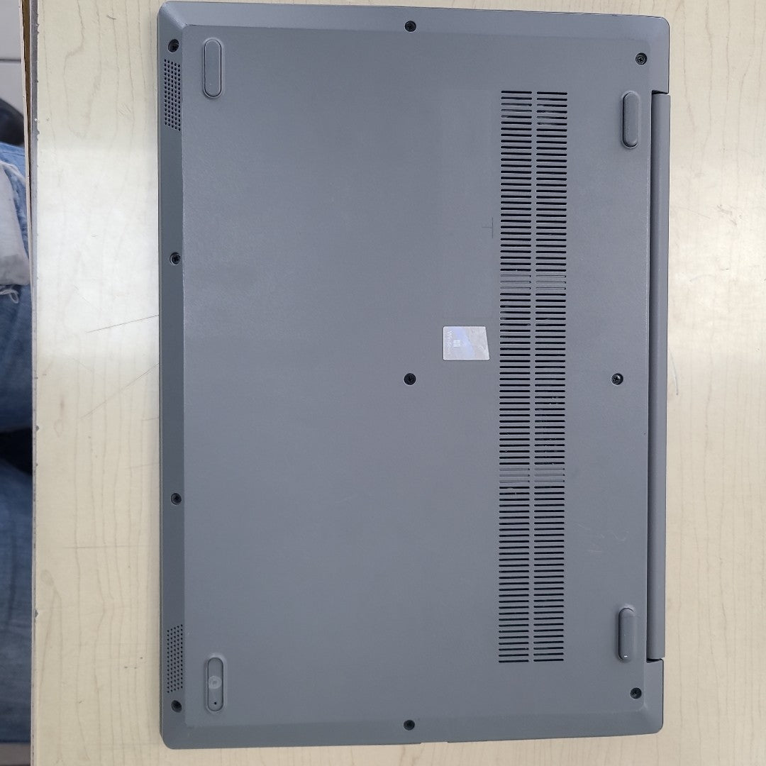 LAPTOP LENOVO IDEAPAD 3 15ADA05 (2022) 1 TB 8 GB RAM (SEMINUEVO)