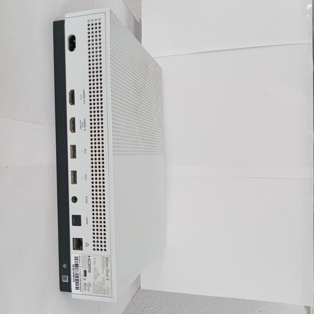 CONSOLA DE VIDEOJUEGO MICROSOFT XBOX ONE S 1 TB (SEMINUEVO)