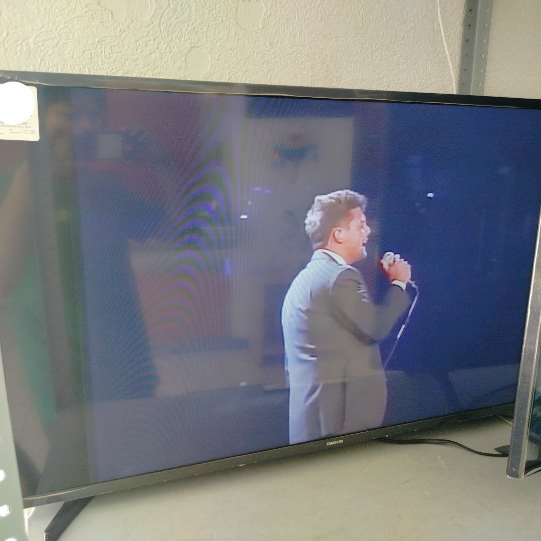 PANTALLA SAMSUNG BE43T-M (2023) 43" LED FULL HD (SEMINUEVO)