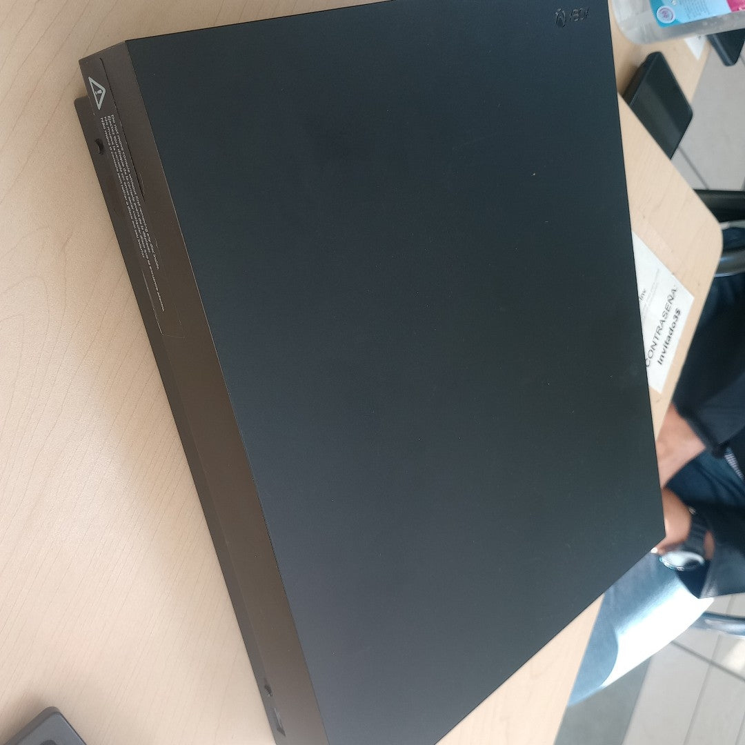 CONSOLA DE VIDEOJUEGO MICROSOFT XBOX ONE X 1 TB (SEMINUEVO)