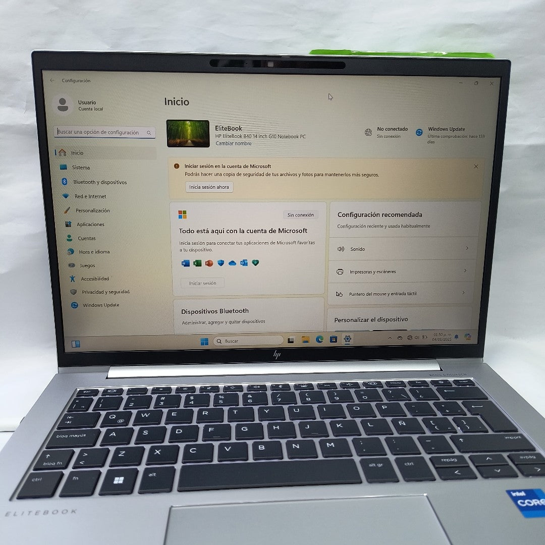 LAPTOP HP ELITEBOOK 840 G10 (2024) 256 GB SSD 16 GB RAM (SEMINUEVO)