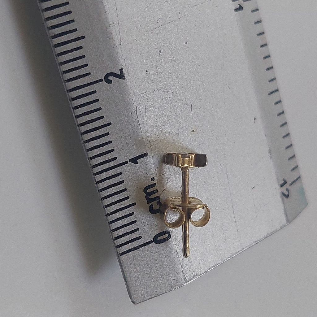 10195BRO00000B2668 FRD23 BROQUEL DE TRIANGULO CON CIRCONIA ORO 14K 1.1GRS (NUEVO)