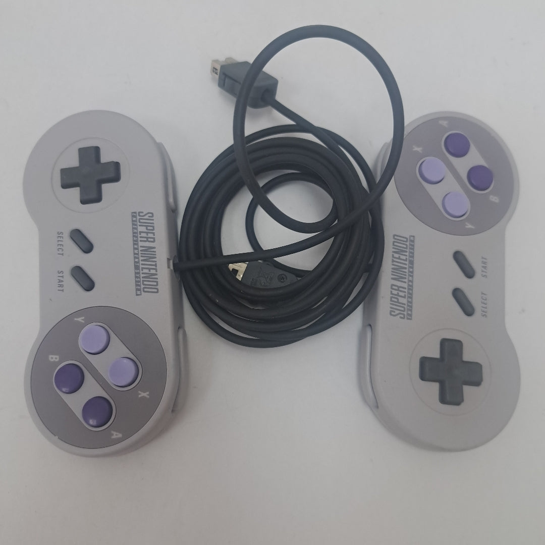 CONSOLA DE VIDEOJUEGO NINTENDO SUPER NES CLASSIC MINI 21 JUEGOS PRECARGADOS (SEMINUEVO)