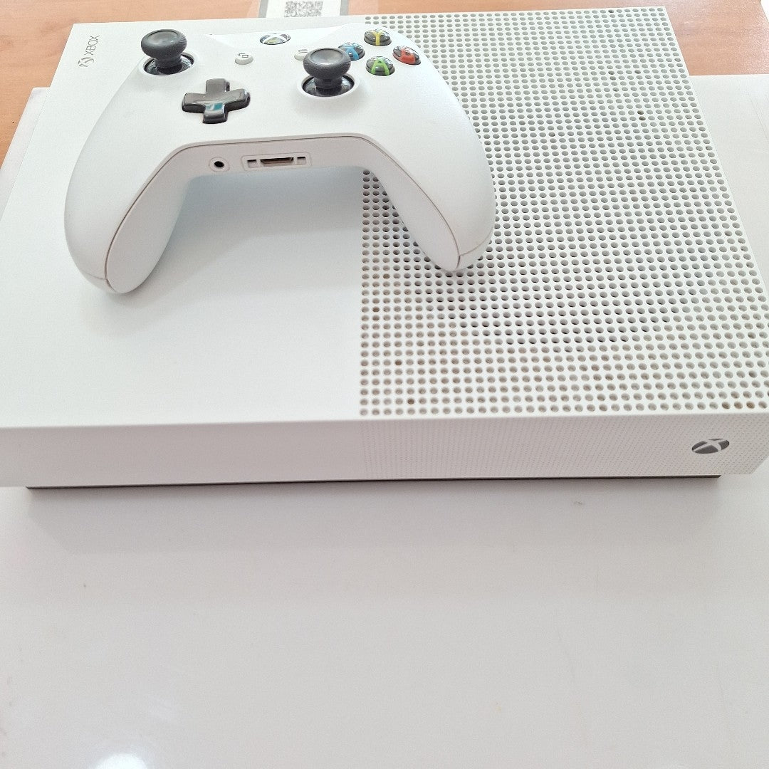 CONSOLA DE VIDEOJUEGO MICROSOFT XBOX ONE S ALL DIGITAL 1 TB (SEMINUEVO)