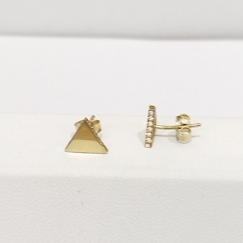 10387BRO00000B1548 FRD11 BROQUEL EN FORMA DE TRIANGULO CON CIRCONIA A LOS COSTADOS ORO 14K 1.4GRS (NUEVO)