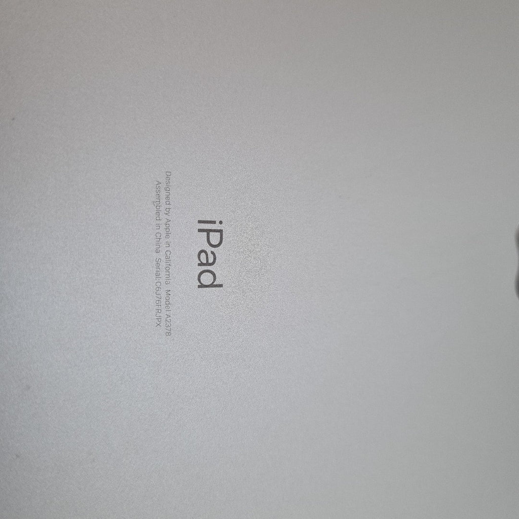 TABLETA APPLE IPAD PRO 5 12.9" A2378 1 TB 16 GB RAM (SEMINUEVO)