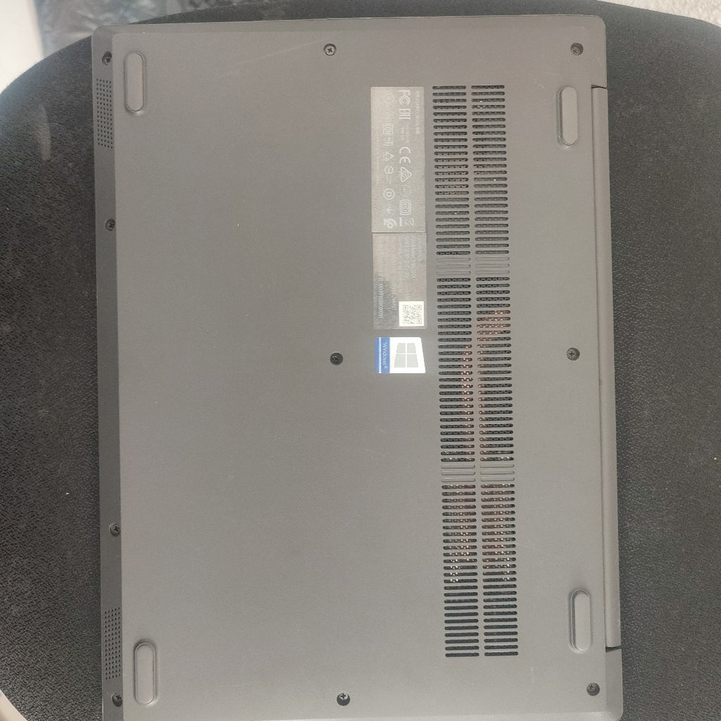 LAPTOP LENOVO V14-IIL (2021) 1 TB 8 GB RAM (SEMINUEVO)