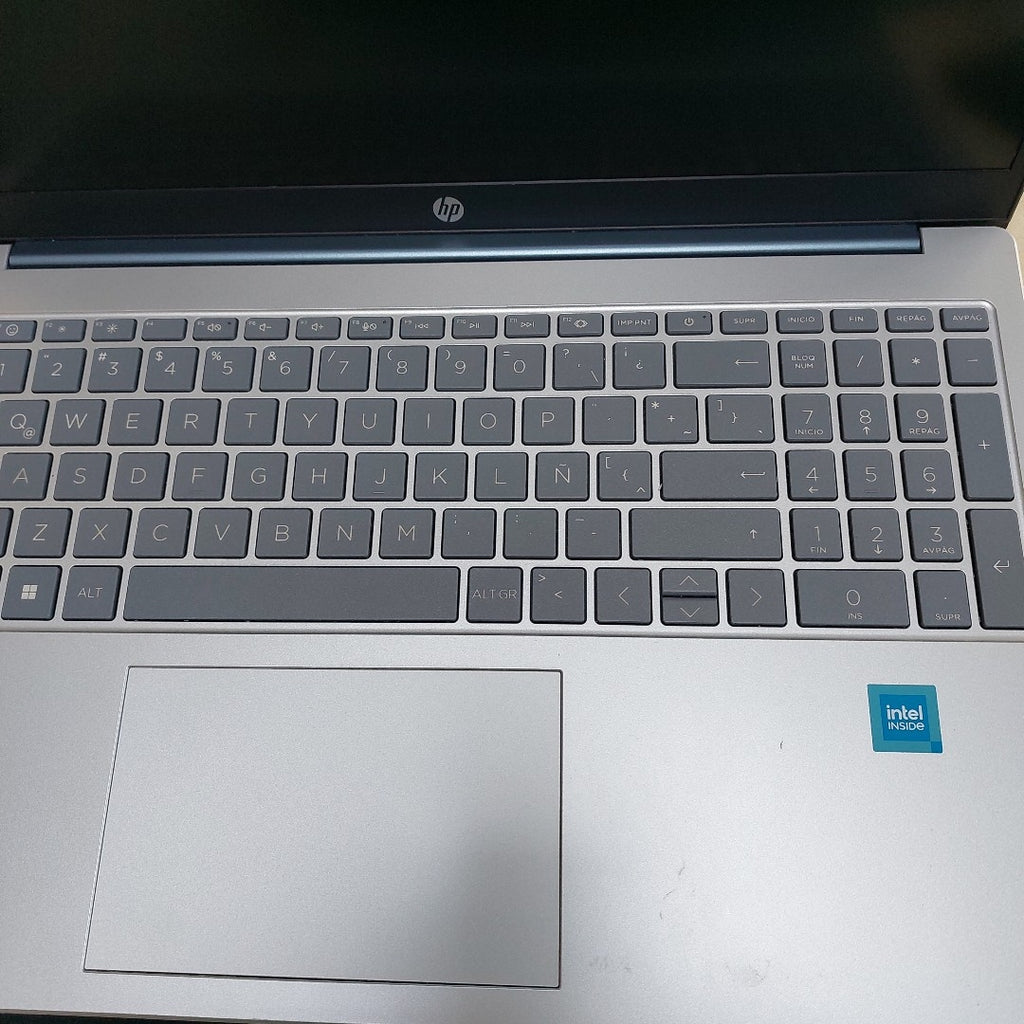 LAPTOP HP 15-FD0000LA (2023) 512 GB SSD 8 GB RAM (SEMINUEVO)