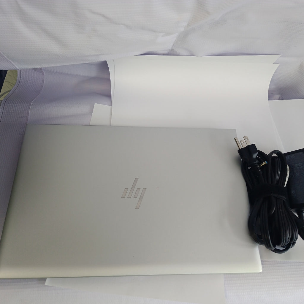 LAPTOP HP ELITEBOOK 840 G8 (2023) 256 GB SSD 16 GB RAM (SEMINUEVO)