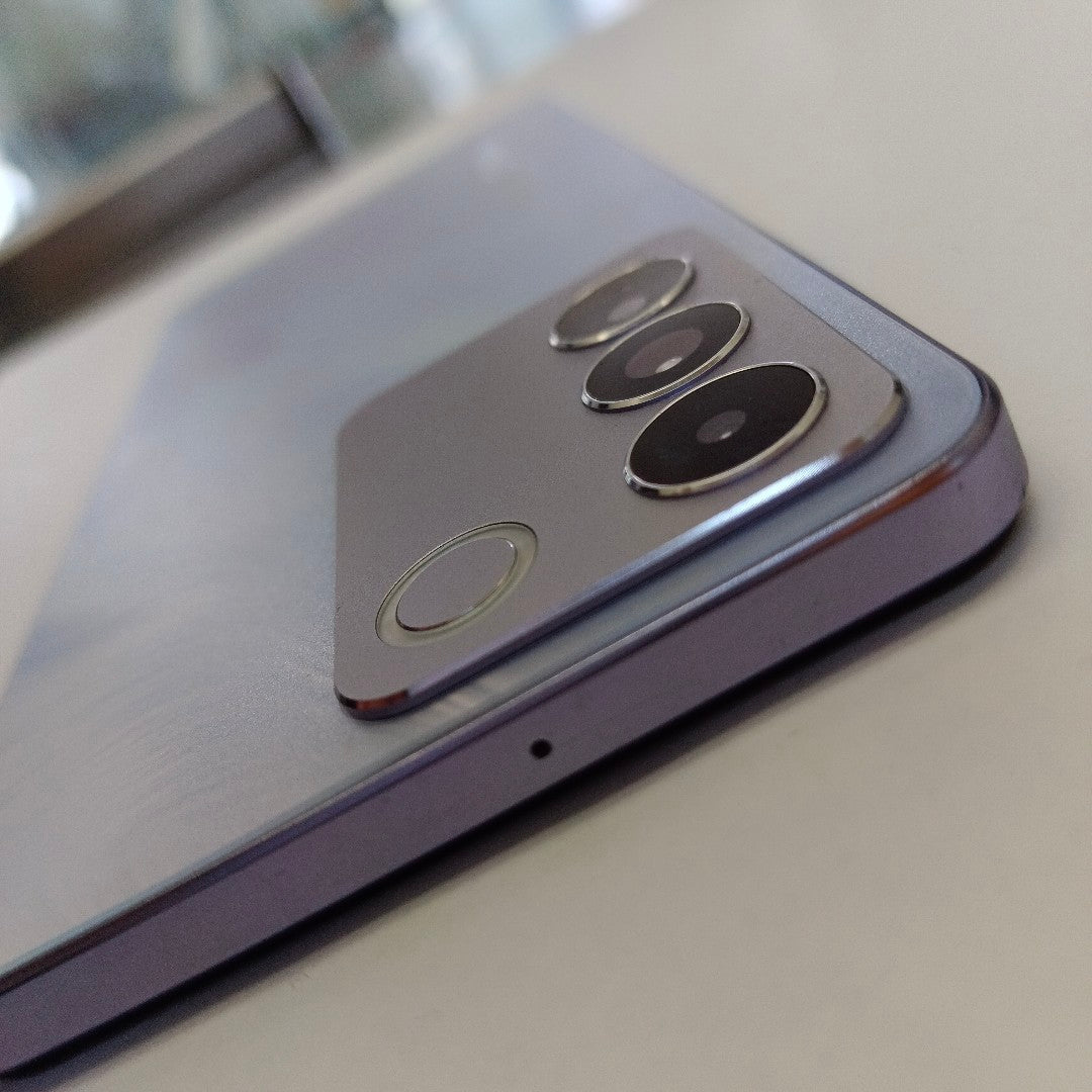 CELULAR VIVO V25E V2242 (2022) 256 GB 8 GB RAM (SEMINUEVO)