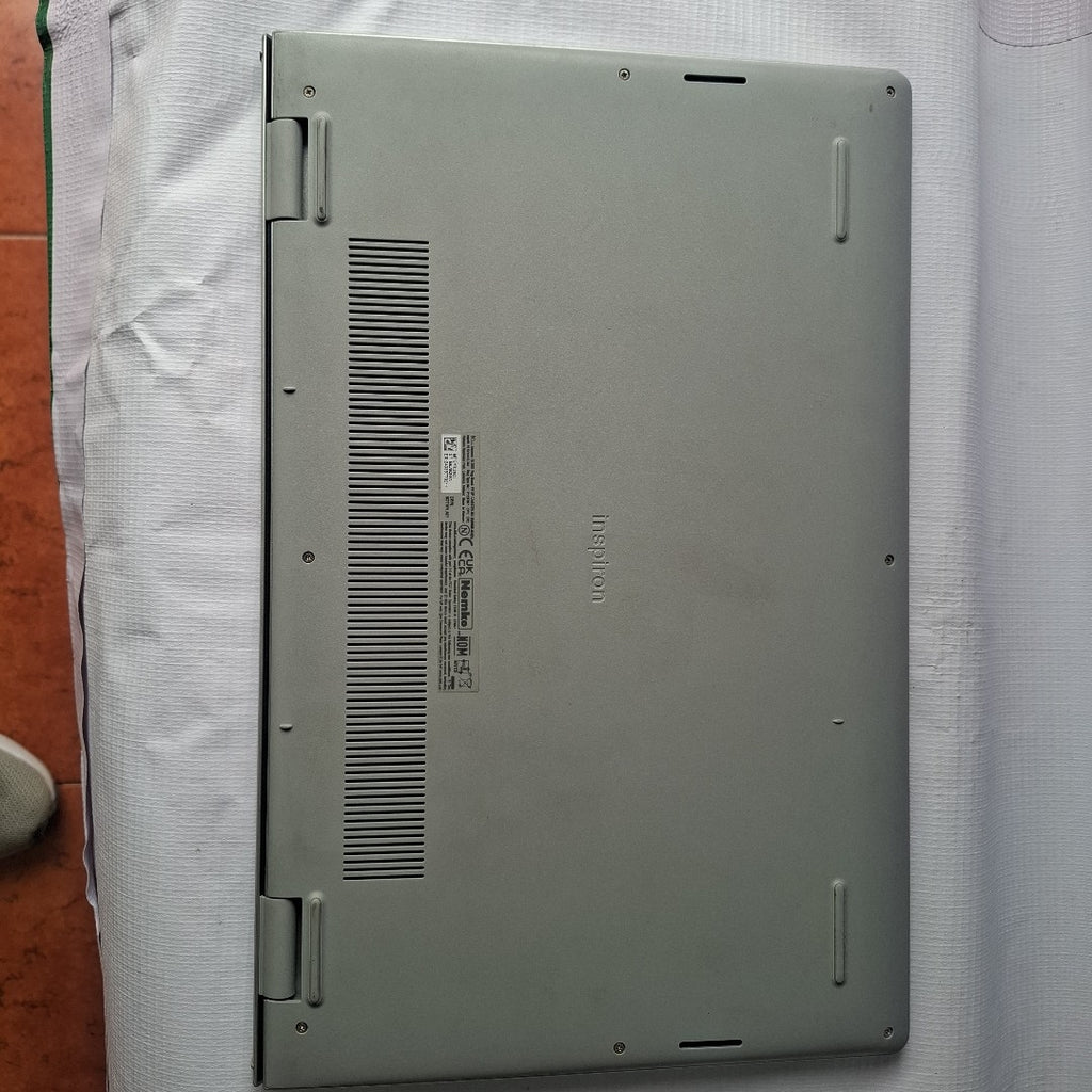 LAPTOP DELL INSPIRON 15 3520 (2023) 512 GB SSD 16 GB RAM (SEMINUEVO)