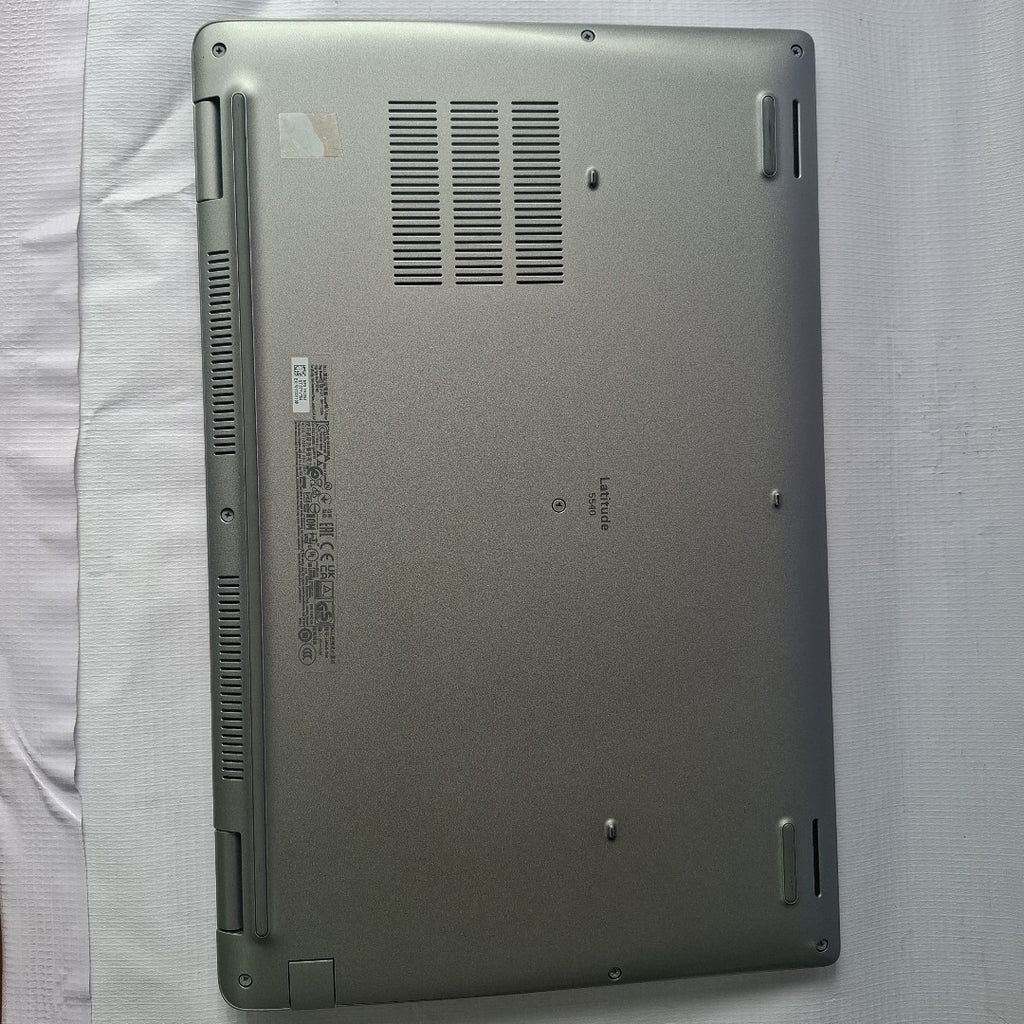 LAPTOP DELL LATITUDE 5540 (2023) 512 GB SSD 16 GB RAM (SEMINUEVO)