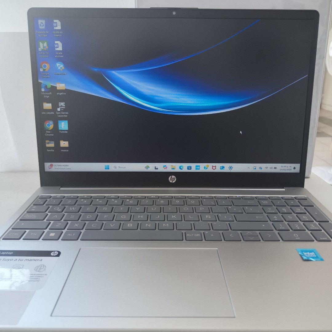 LAPTOP HP 15-FD0037LA  (2024) 512 GB SSD 8 GB RAM (SEMINUEVO)