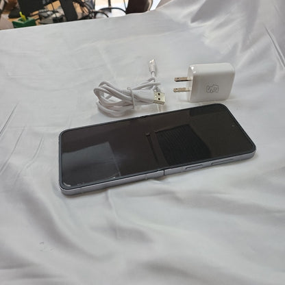 CELULAR SAMSUNG GALAXY Z FLIP6 SM-F741B (2024) 512 GB 12 GB RAM (SEMINUEVO)