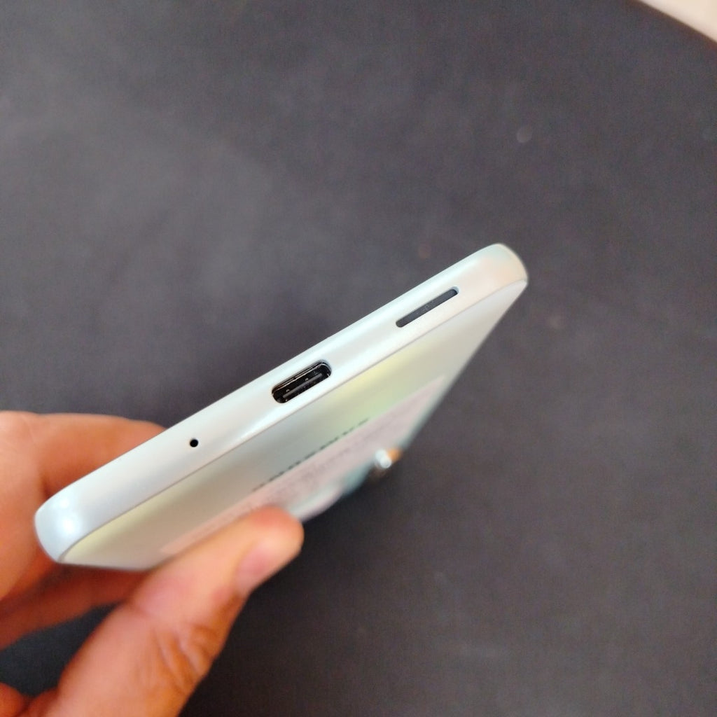 CELULAR SAMSUNG GALAXY M55 SM-M556B (2024) 128 GB 8 GB RAM (SEMINUEVO)