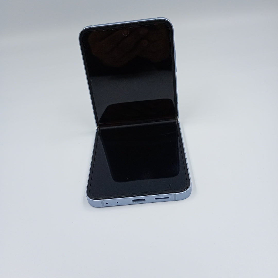 CELULAR SAMSUNG GALAXY Z FLIP6 SM-F741B (2024) 256 GB 12 GB RAM (SEMINUEVO)