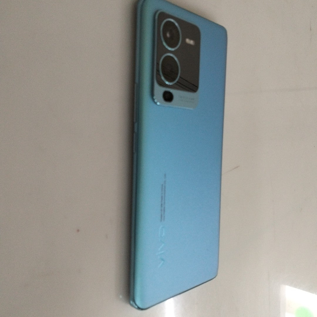CELULAR VIVO V25 PRO V2158 256 GB 12 GB RAM (SEMINUEVO)