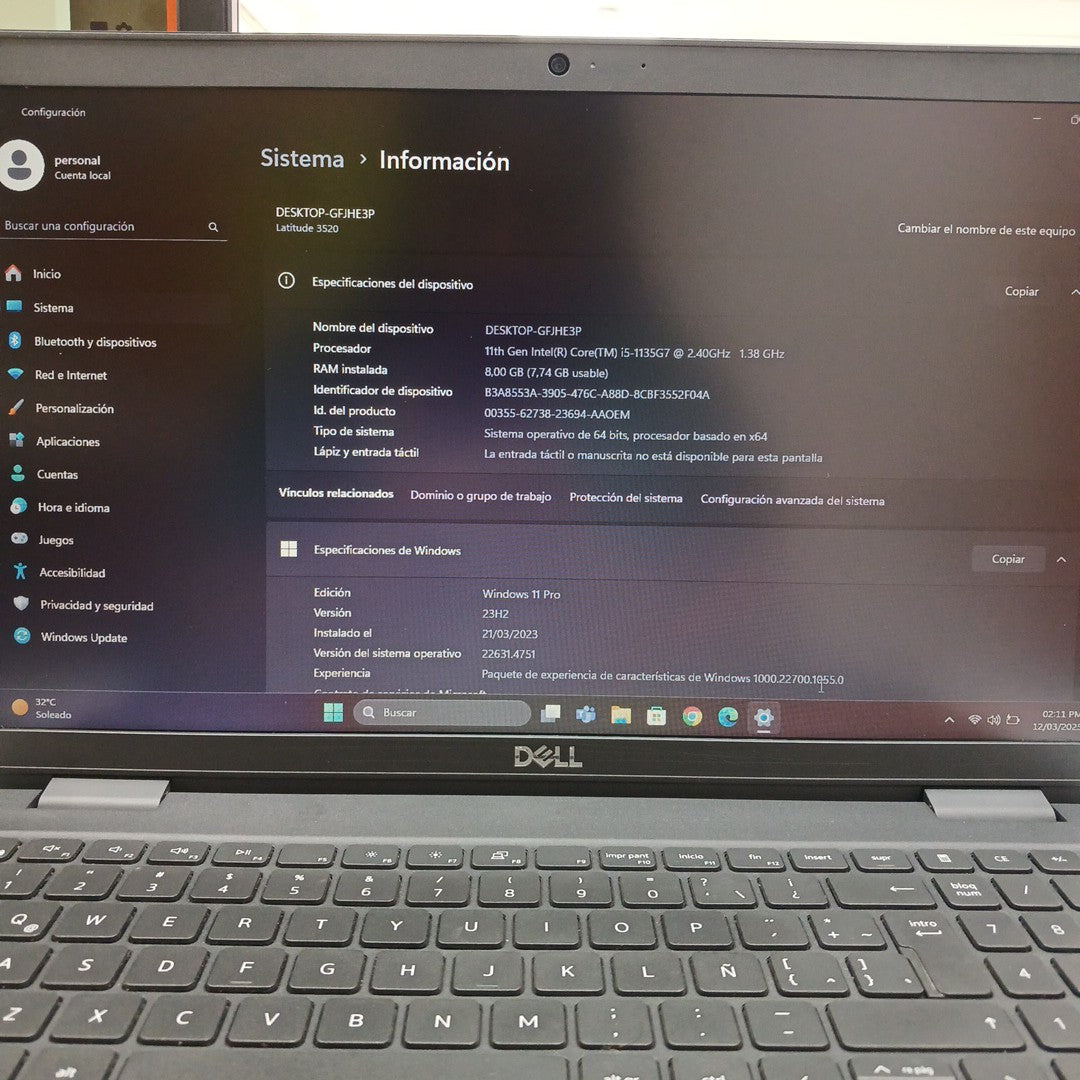 LAPTOP DELL LATITUDE 3520 (2022) 256 GB SSD 8 GB RAM (SEMINUEVO)