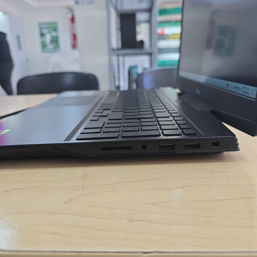 LAPTOP DELL G5 15 5500 (2021) 512 GB SSD 16 GB RAM (SEMINUEVO)