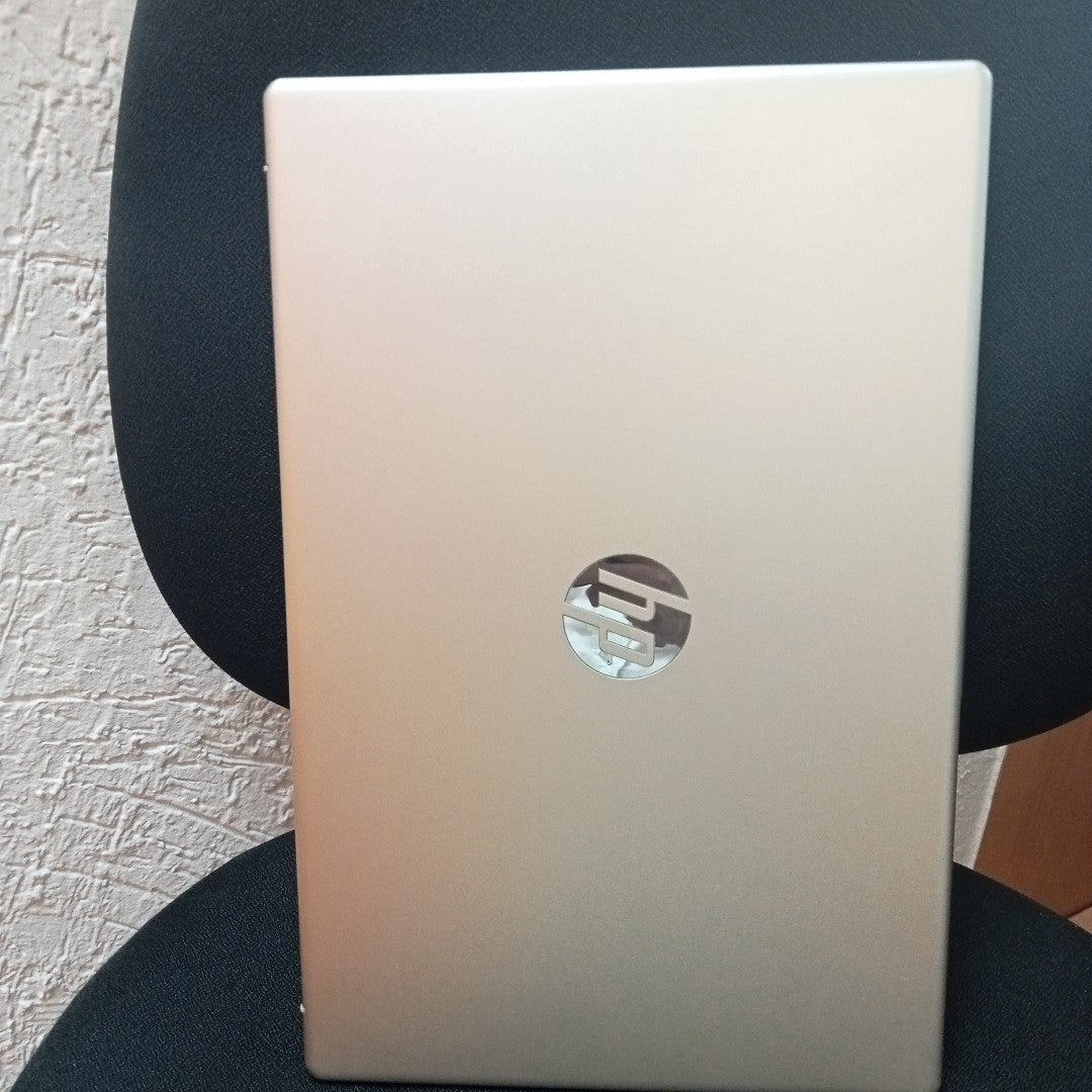 LAPTOP HP 15-FC0003LA (2023) 256 GB SSD 8 GB RAM (SEMINUEVO)
