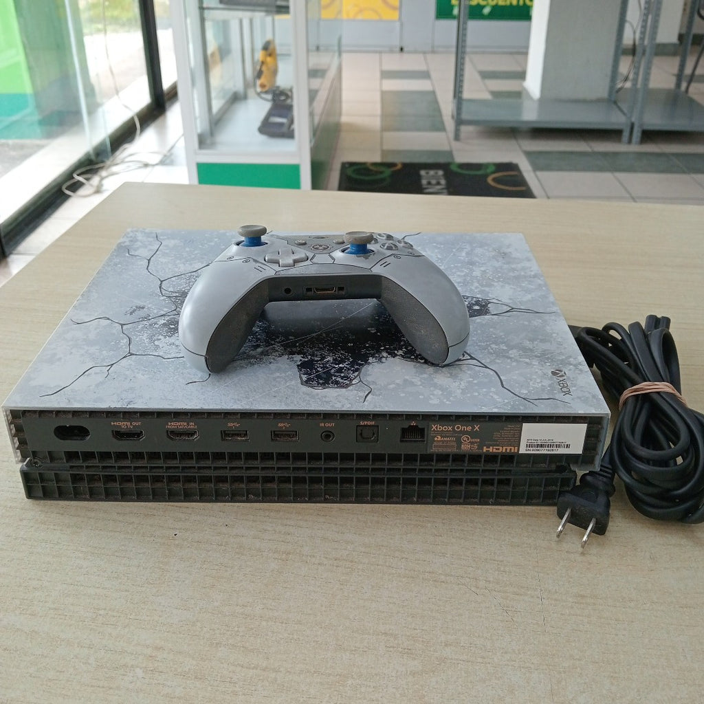 CONSOLA DE VIDEOJUEGO MICROSOFT XBOX ONE X 1 TB (SEMINUEVO)