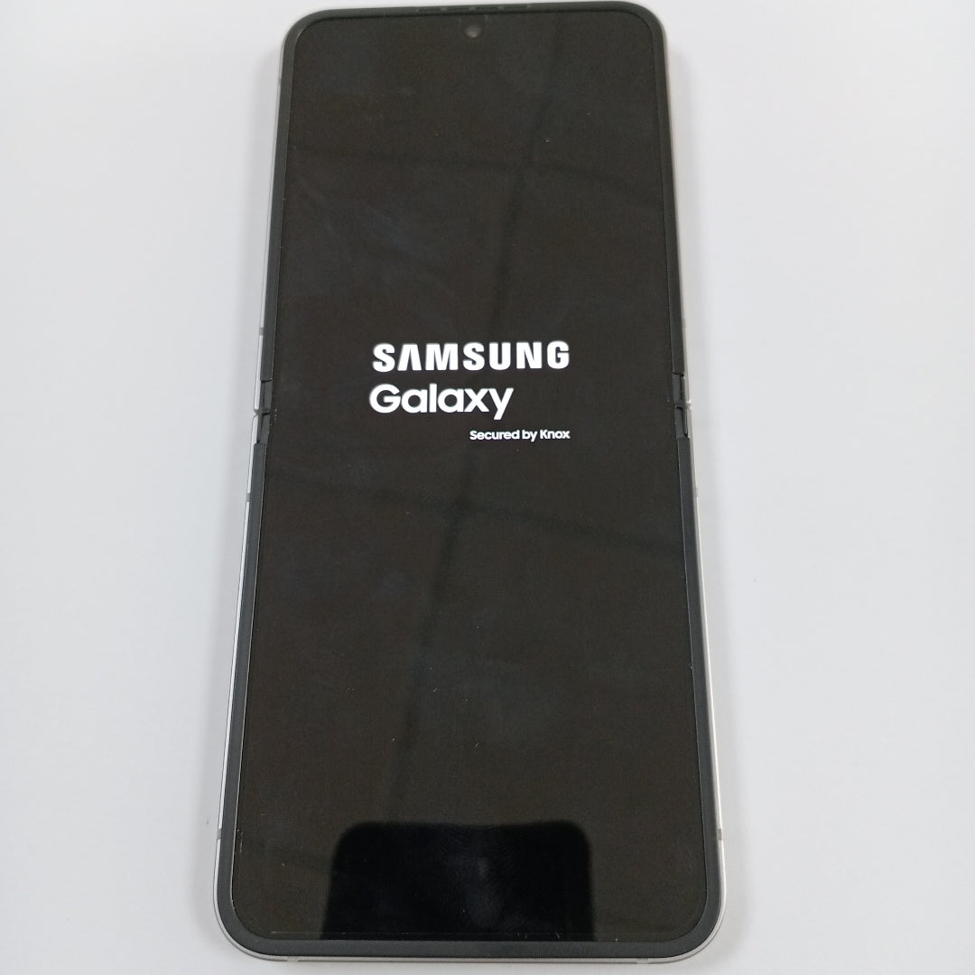 CELULAR SAMSUNG GALAXY Z FLIP6 SM-F741B (2024) 512 GB 12 GB RAM (SEMINUEVO)