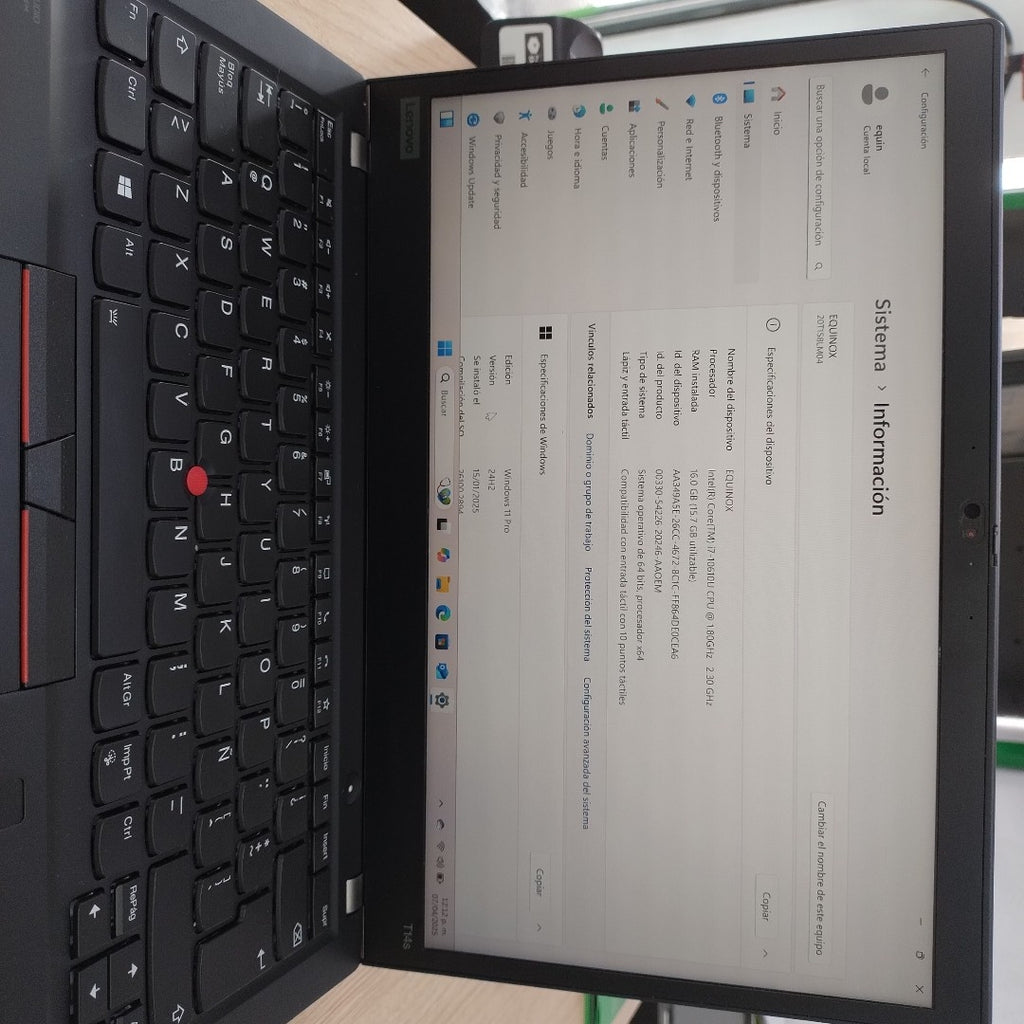 LAPTOP LENOVO THINKPAD T14S GEN 1 (2022) 256 GB SSD 16 GB RAM (SEMINUEVO)