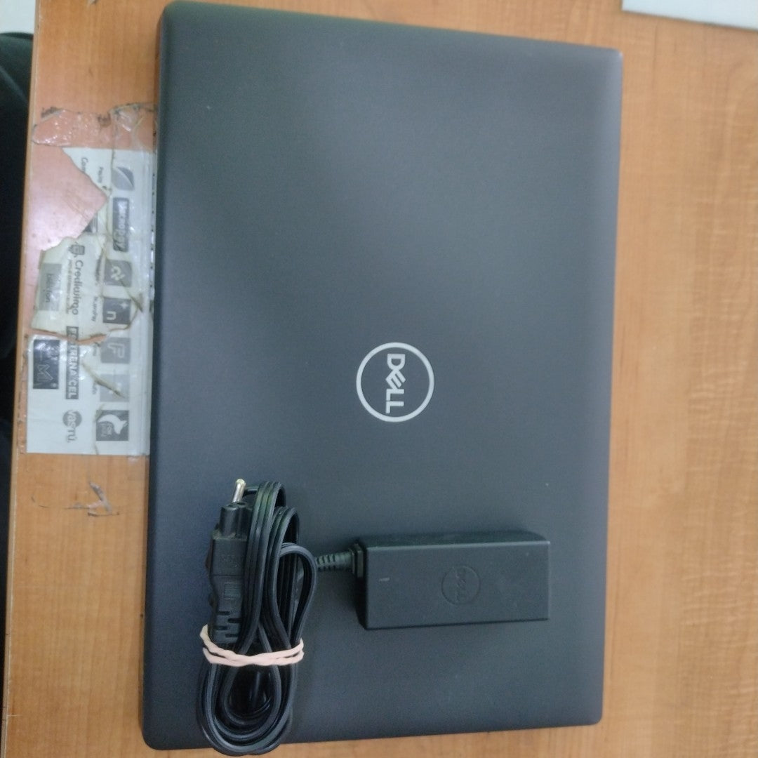 LAPTOP DELL LATITUDE 3520 (2022) 256 GB SSD 8 GB RAM (SEMINUEVO)
