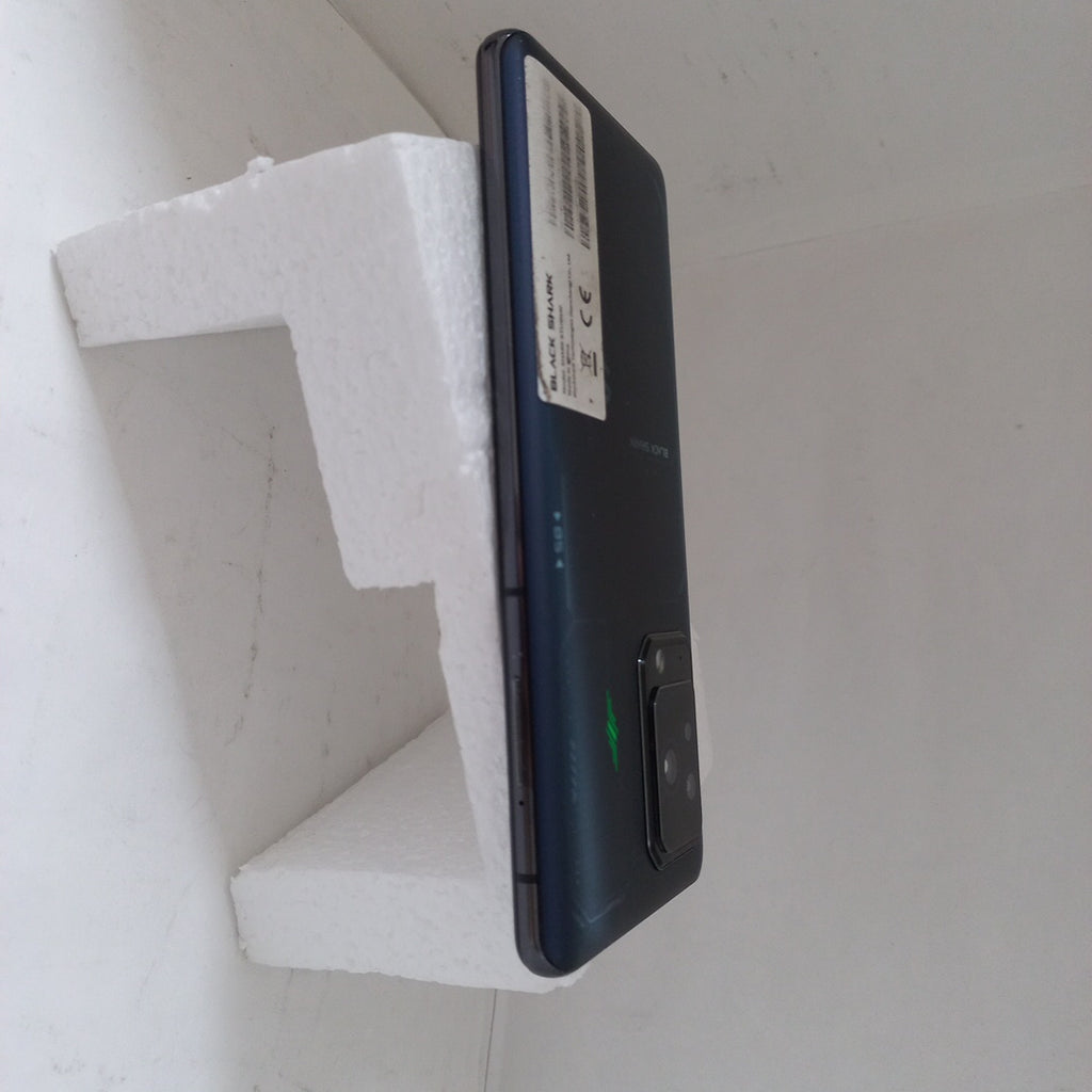 CELULAR XIAOMI BLACK SHARK 5 PRO KTUS-H0 256 GB 12 GB RAM (SEMINUEVO)