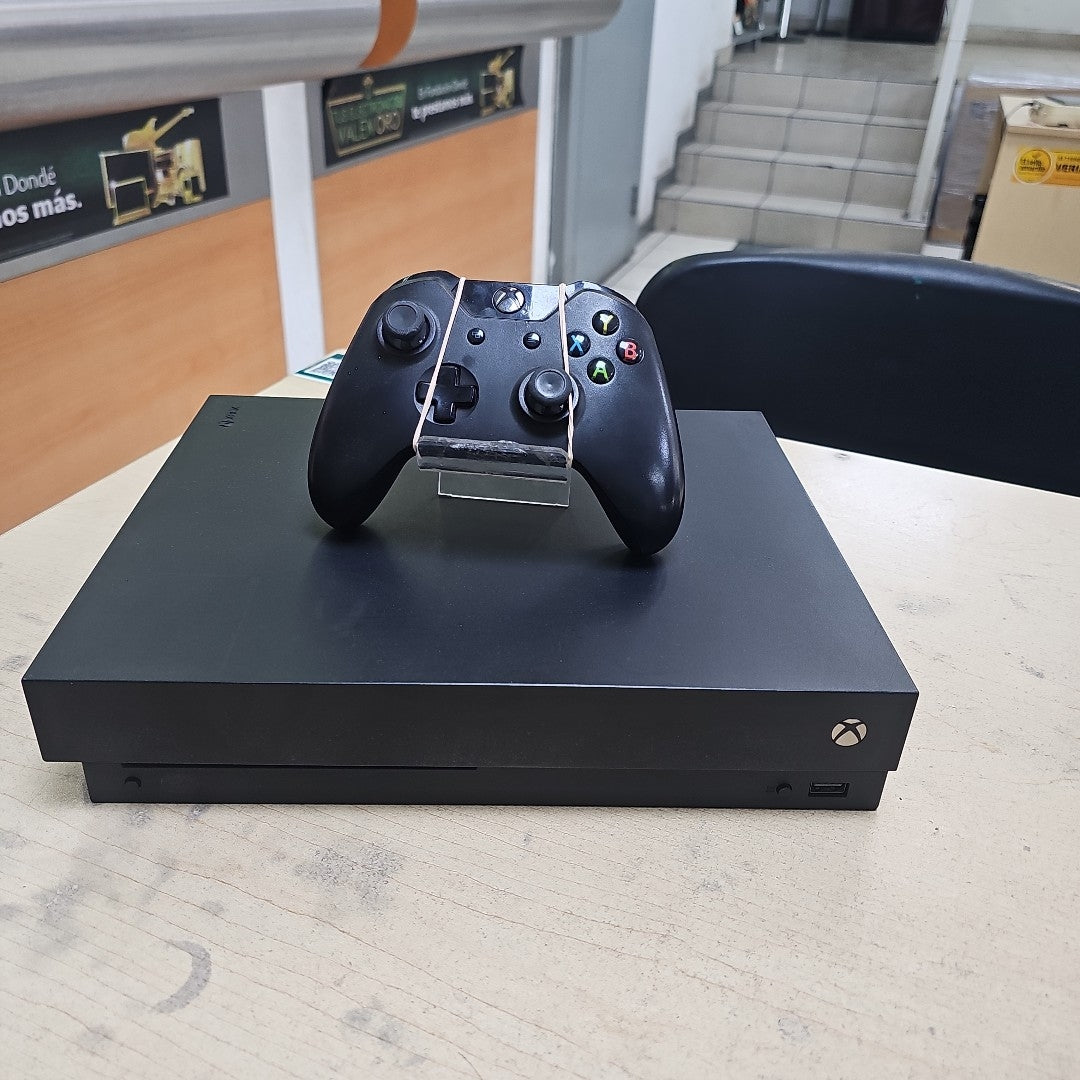 CONSOLA DE VIDEOJUEGO MICROSOFT XBOX ONE X 1 TB (SEMINUEVO)