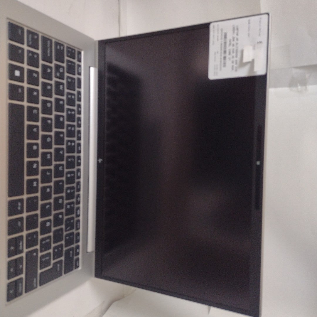 LAPTOP HP ELITEBOOK 840 G10 (2024) 256 GB SSD 16 GB RAM (SEMINUEVO)
