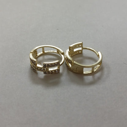 HUGGIES ORO 14K 2.4 (NUEVO)