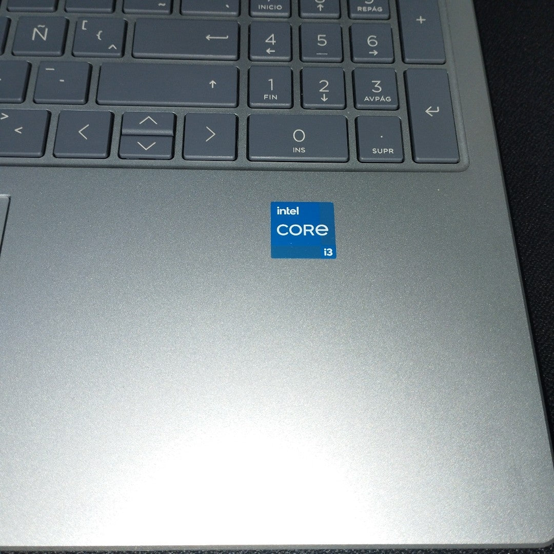 LAPTOP HP 15-FD0000LA (2023) 512 GB SSD 8 GB RAM (SEMINUEVO)