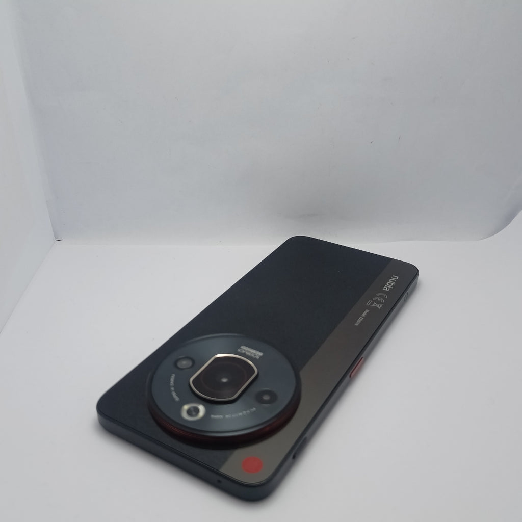 CELULAR NUBIA  FOCUS PRO 5G Z2351N 256 GB 8 GB RAM (SEMINUEVO)