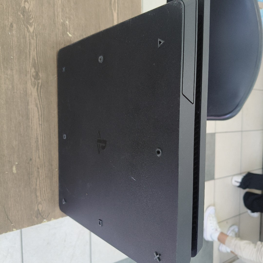 CONSOLA DE VIDEOJUEGO SONY PS4 SLIM 1 TB (SEMINUEVO)