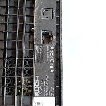 CONSOLA DE VIDEOJUEGO MICROSOFT XBOX ONE X 1 TB (SEMINUEVO)