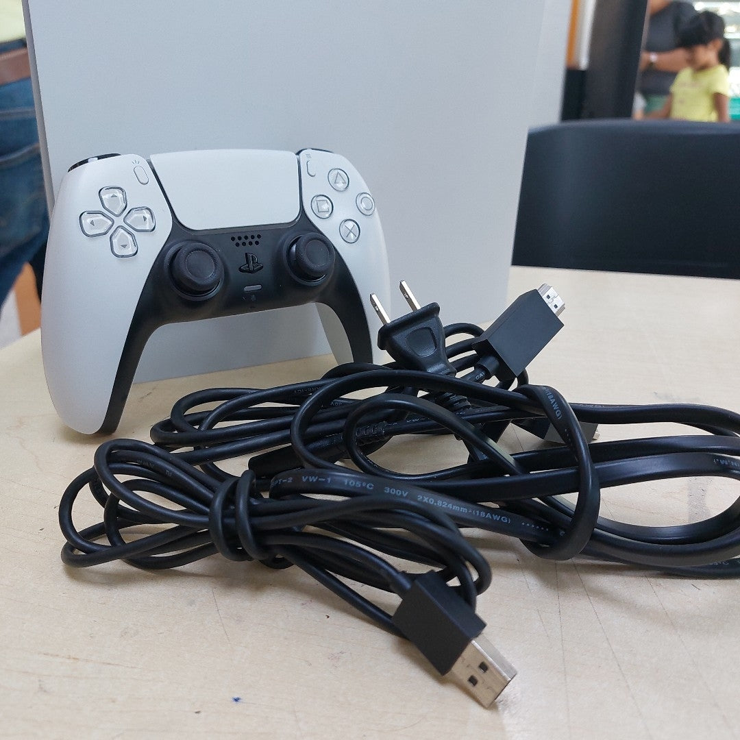 CONSOLA DE VIDEOJUEGO SONY PS5 825 SSD (SEMINUEVO)