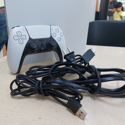 CONSOLA DE VIDEOJUEGO SONY PS5 825 SSD (SEMINUEVO)