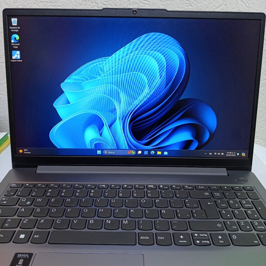 LAPTOP LENOVO IDEAPAD SLIM 3 15IRU8 (2023) 1 TB SSD 16 GB RAM (SEMINUEVO)