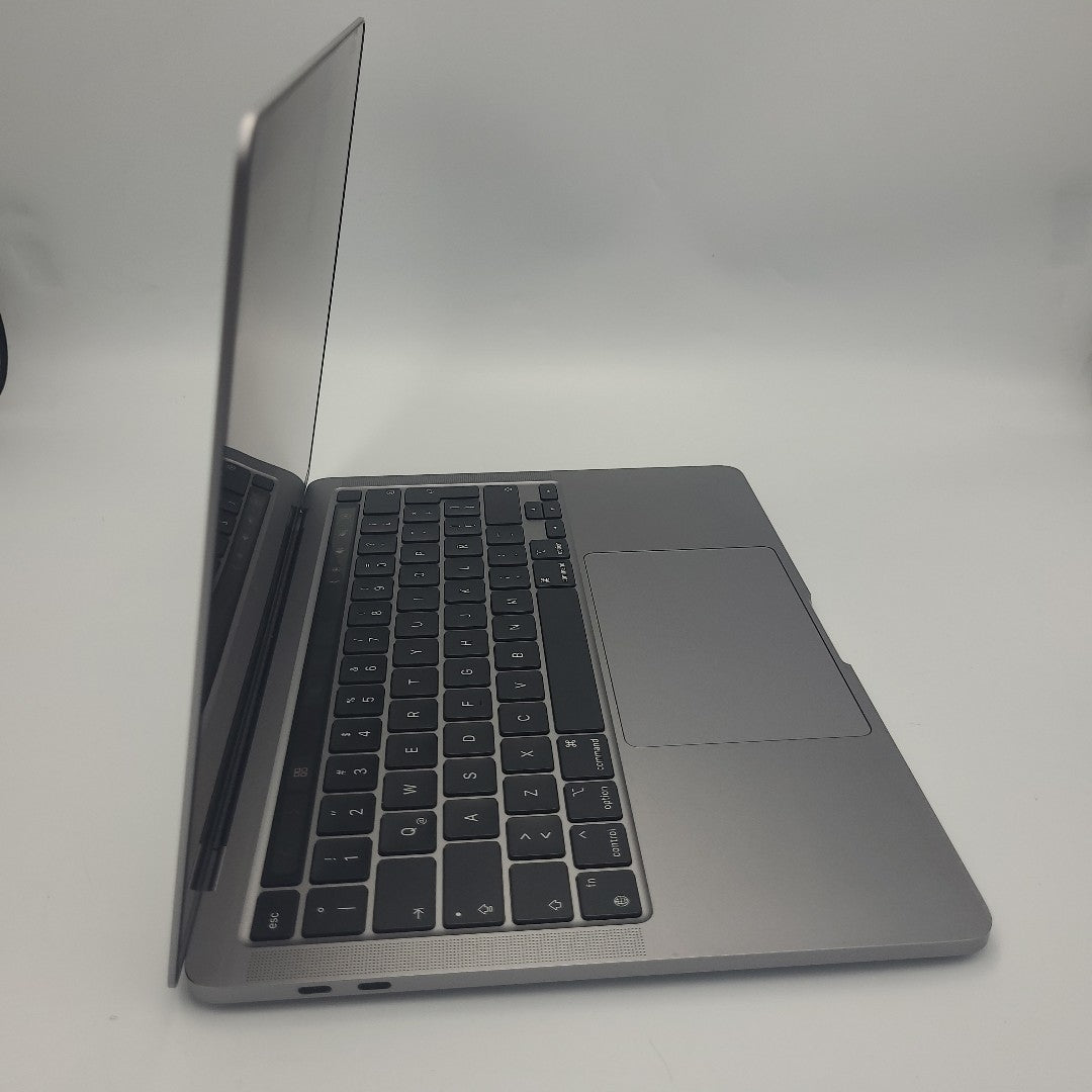 LAPTOP APPLE MACBOOK PRO 13" 2022 3.49 A2338 256 GB SSD 8 GB RAM (SEMINUEVO)