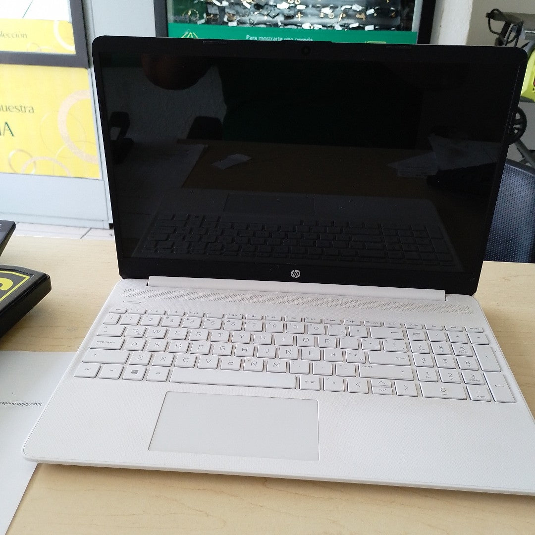 LAPTOP HP 15-EF1002LA (2021) 128 GB SSD 4 GB RAM