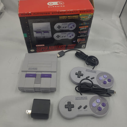 CONSOLA DE VIDEOJUEGO NINTENDO SUPER NES CLASSIC MINI 21 JUEGOS PRECARGADOS (SEMINUEVO)