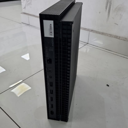 CONSOLA DE VIDEOJUEGO MICROSOFT XBOX ONE X 1 TB (SEMINUEVO)